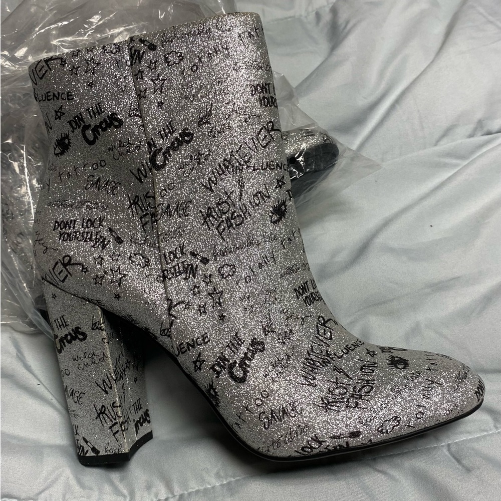 Sam Edelman - Silver Glitter Circus - Ankle boots - Women’s - Size 9.5  New!